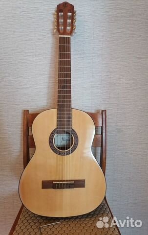 Продам новую детскую гитару 1/2 Flight