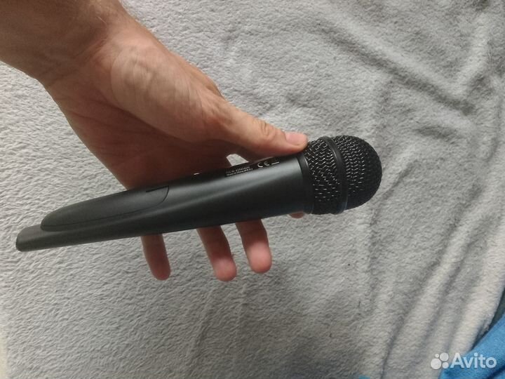 Радиомикрофон AKG WMS40 Mini Vocal Set