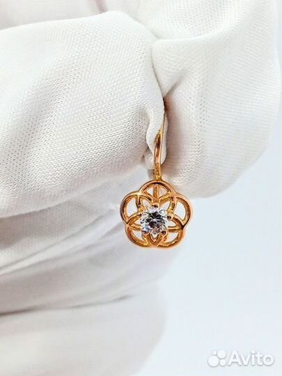 Серьги с синтетическим камнем Золото