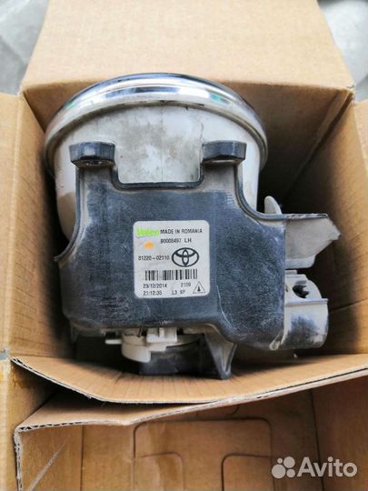 Противотуманная фара тойота королла 2013 - 2015. Л