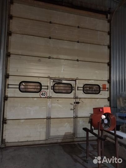 Ворота секционные Алютех