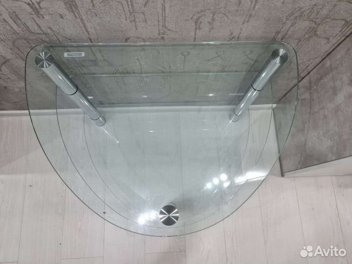 Стеклянный стол тумба