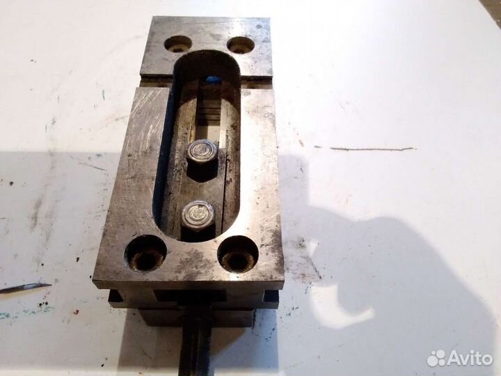 Тиски станочные для сверлильно-фрезерных работ