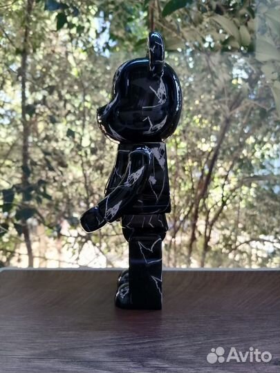 Фигурка bearbrick king