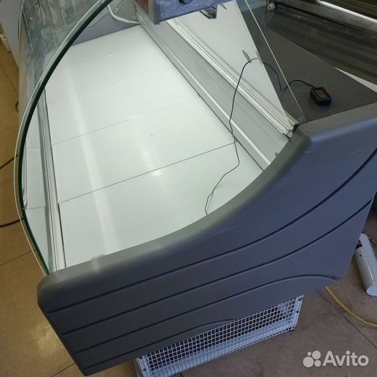 Холодильная витрина