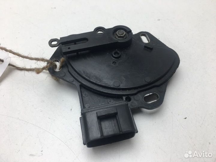 Датчик положения селектора АКПП Subaru Forester