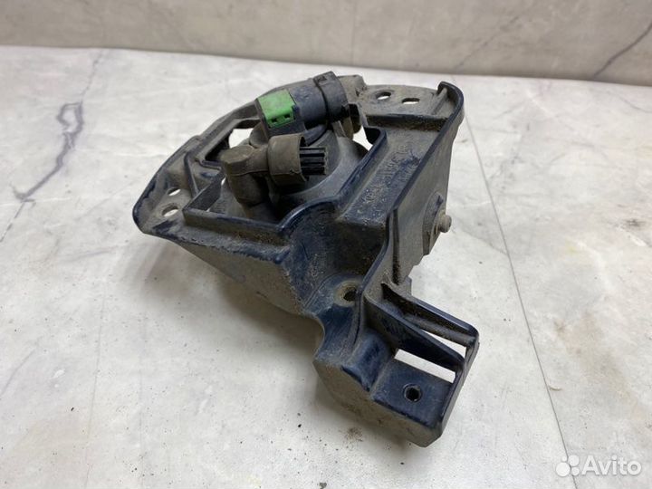 Противотуманная фара передняя правая Mazda Cx-7