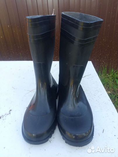 Резиновые сапоги