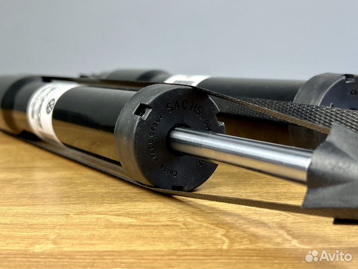 Амортизатор задней подвески VAG Комплект гарантия