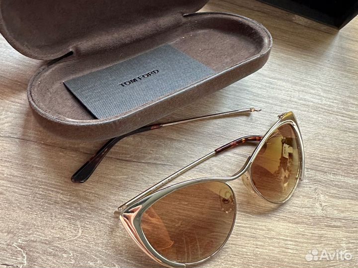 Солнцезащитные очки TOM ford