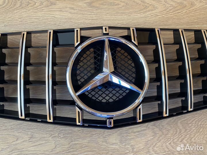 Решетка радиатора GT Mercedes W204