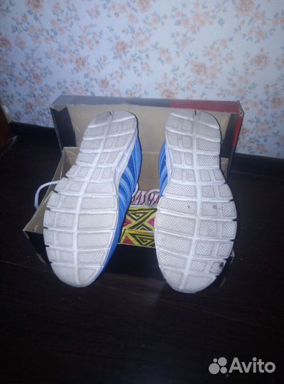 Кроссовки женские легкие 37-38 размер