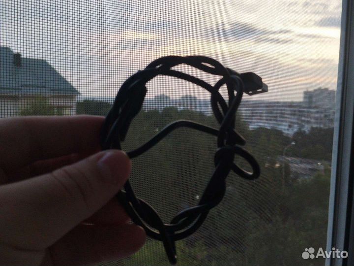 Зарядный шнур на iPhone