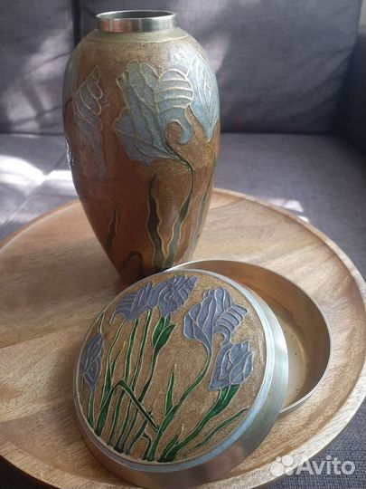 Ваза и шкатулка Ирисы Клуазоне