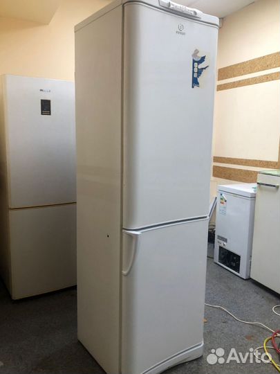 Холодильник indesit