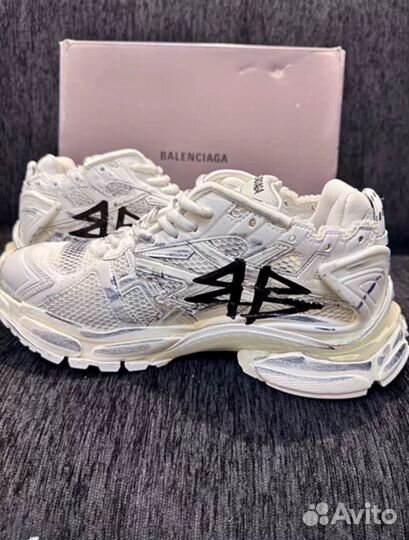 Balenciaga runner graffiti