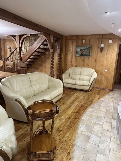 Дом 300 м² на участке 10 сот.