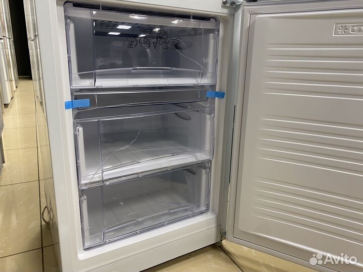 Холодильник новый