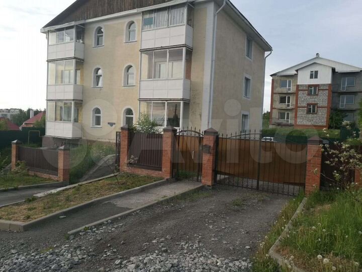 2-к. квартира, 67,1 м², 1/3 эт.