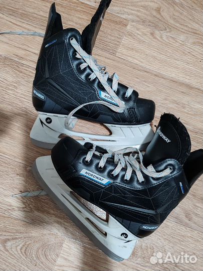 Коньки хоккейные детские