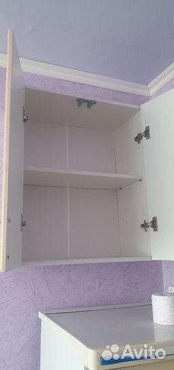 Кухонный навесной шкаф