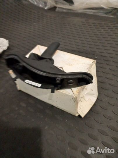 BMW 3 F30/4 F32 Кожух рычага стояночного тормоза
