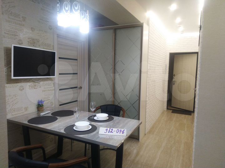 2-к. квартира, 43 м², 8/13 эт.