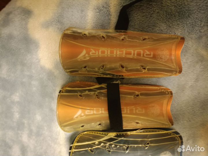 Щитки футбольные детские