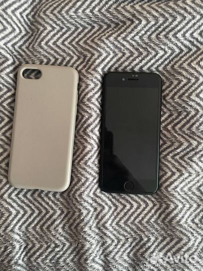 iPhone SE (2020), 64 ГБ