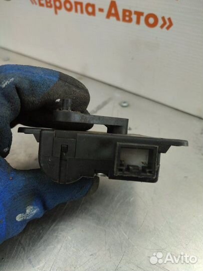 Моторчик заслонок печки Kia Sportage 2 2 Л 2009