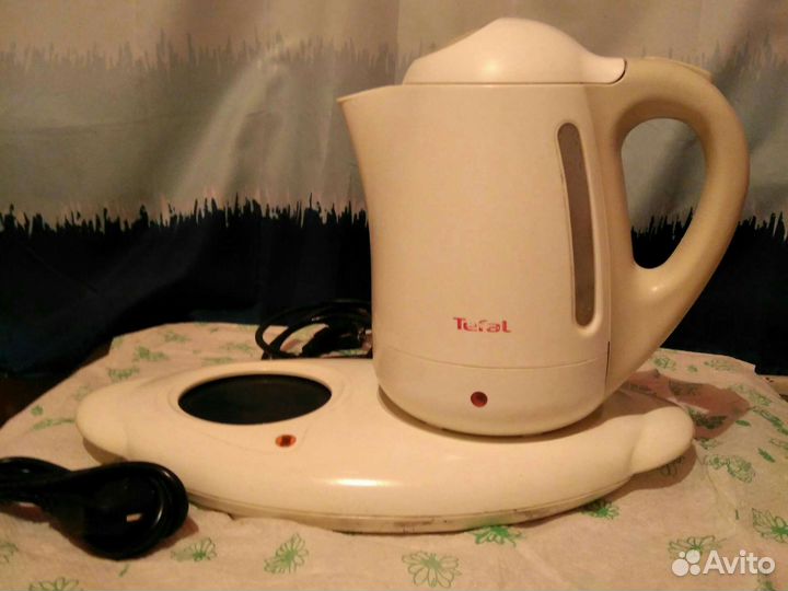 Чайник tefal 2200 ватт на запчасти, протекает