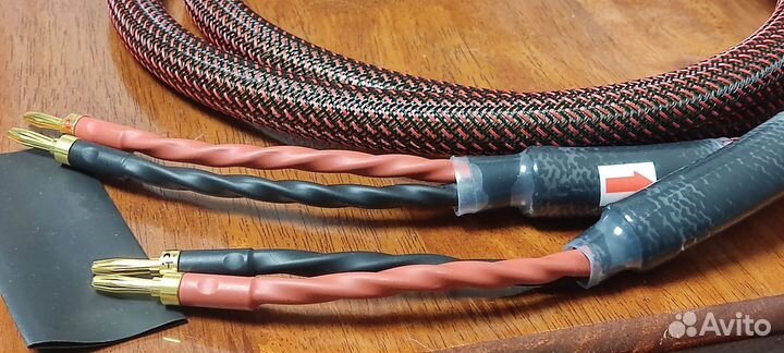 Акустический кабель van den hul