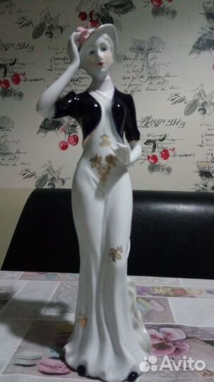 Фарфоровые статуэтки