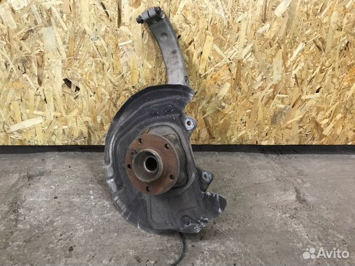 Цапфа передняя левая Bmw X5 E70 универсал 4.8 2008