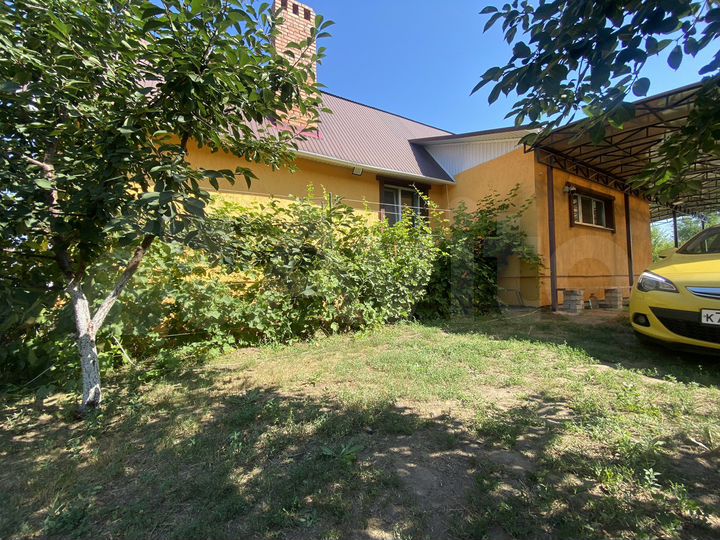 Дом 180 м² на участке 7 сот.