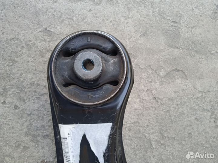 Задний левый рычаг подвески Mitsubishi Lancer 9