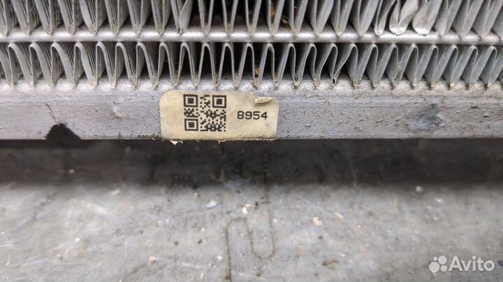 Радиатор охлаждения двигателя Cadillac SRX, 2006