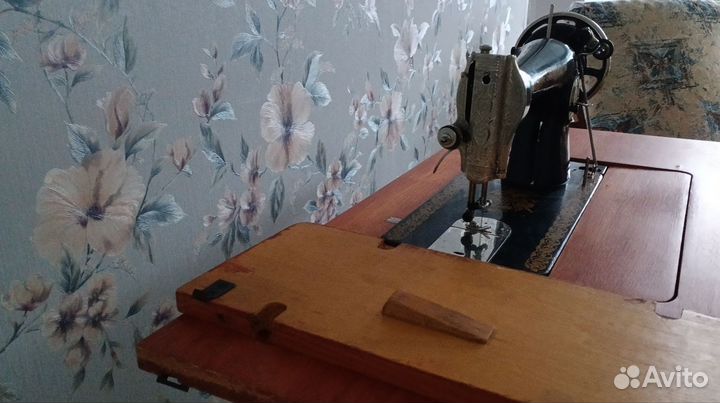 Швейная машина бу