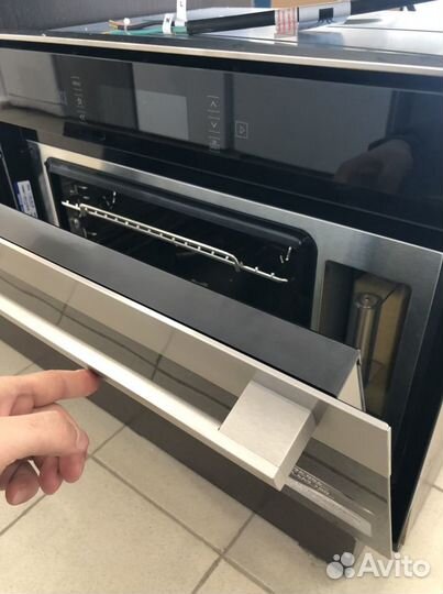 Духовой шкаф с функцией пароварки Hotpoint ariston