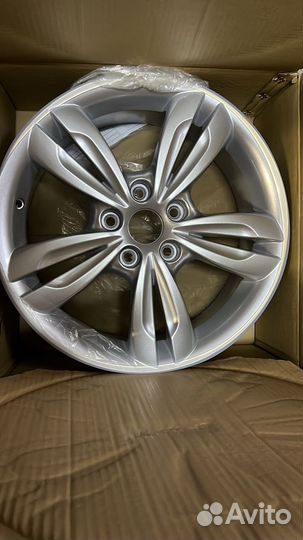 Продам комплект новых дисков на KIA