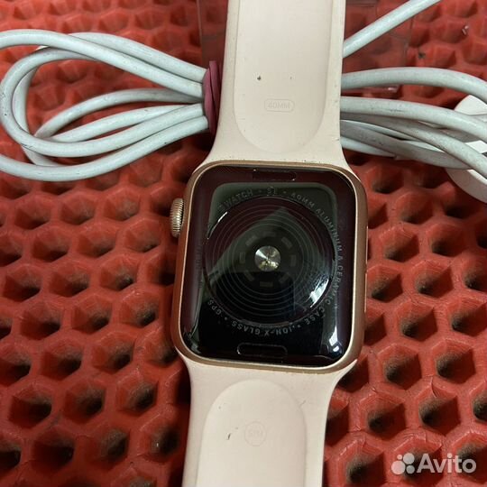 Смарт-часы Apple Watch SE 40mm (56674)