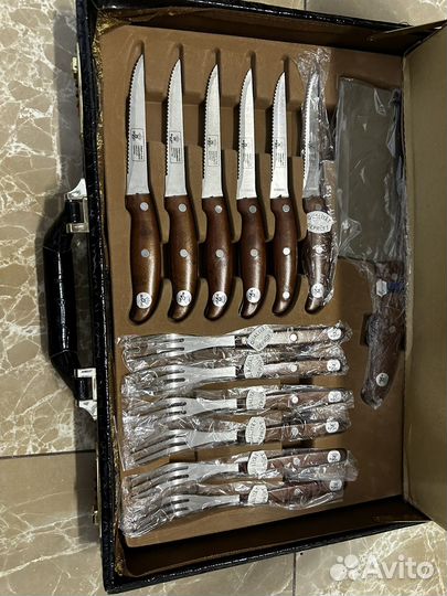 Набор ножей в кейсе