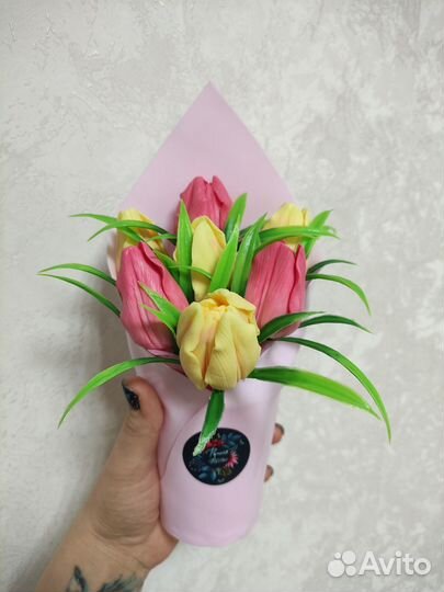 Тюльпаны на 8 марта ручной работы