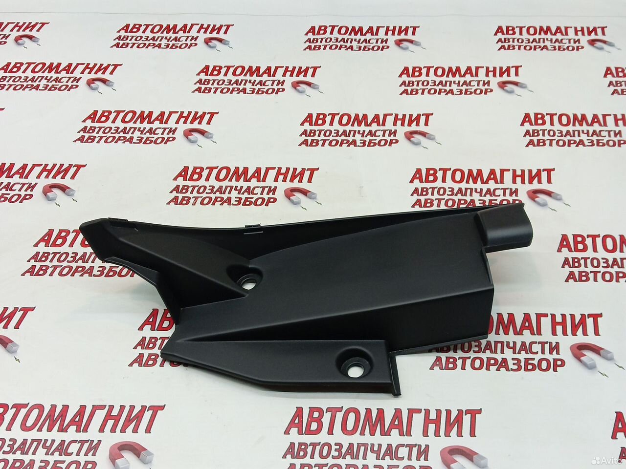 Накладка петли капота левая Voyah Dream