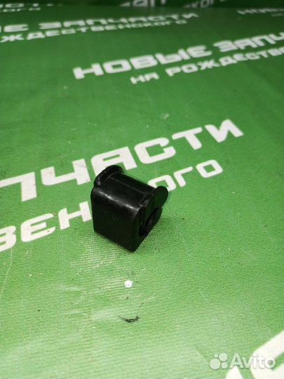 Втулка стабилизатора Volkswagen Golf 1998