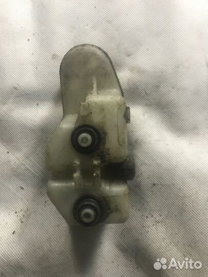 Бачок для тормозной жидкости Daihatsu Terios J100G