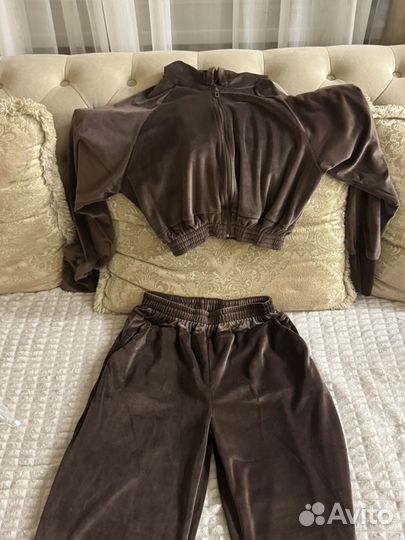 Костюм женский