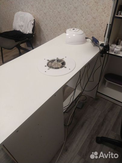 Стол для маникюра с вытяжкой бу