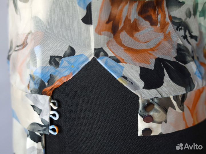 Костюм шелковый Макухинъ р.44