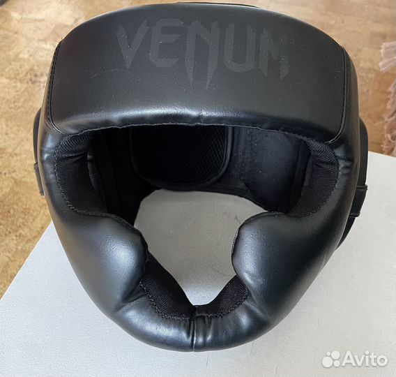 Боксерский шлем Venum